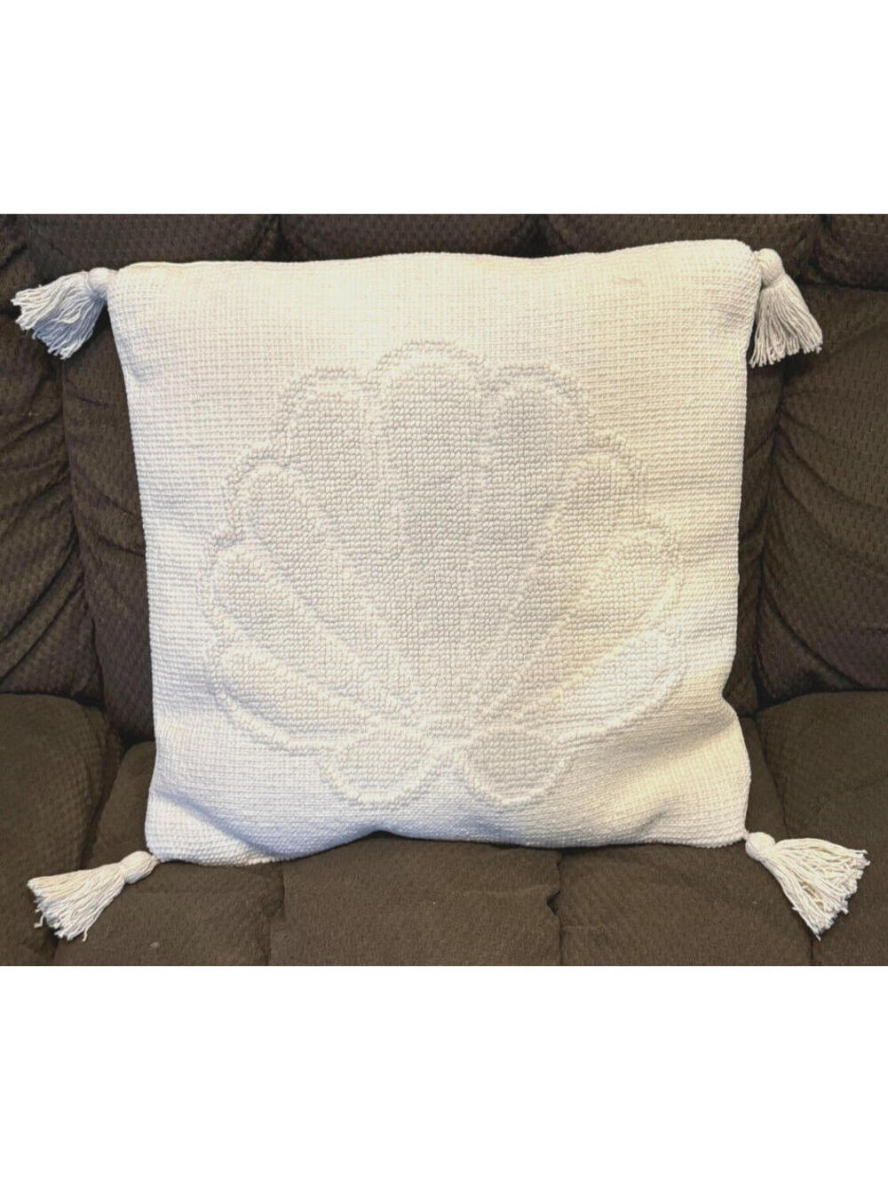 NEW & SEALED – 18” IVORY SQUARE SCULPTED SEASHELL THROW PILLOW + 3" TASSELS